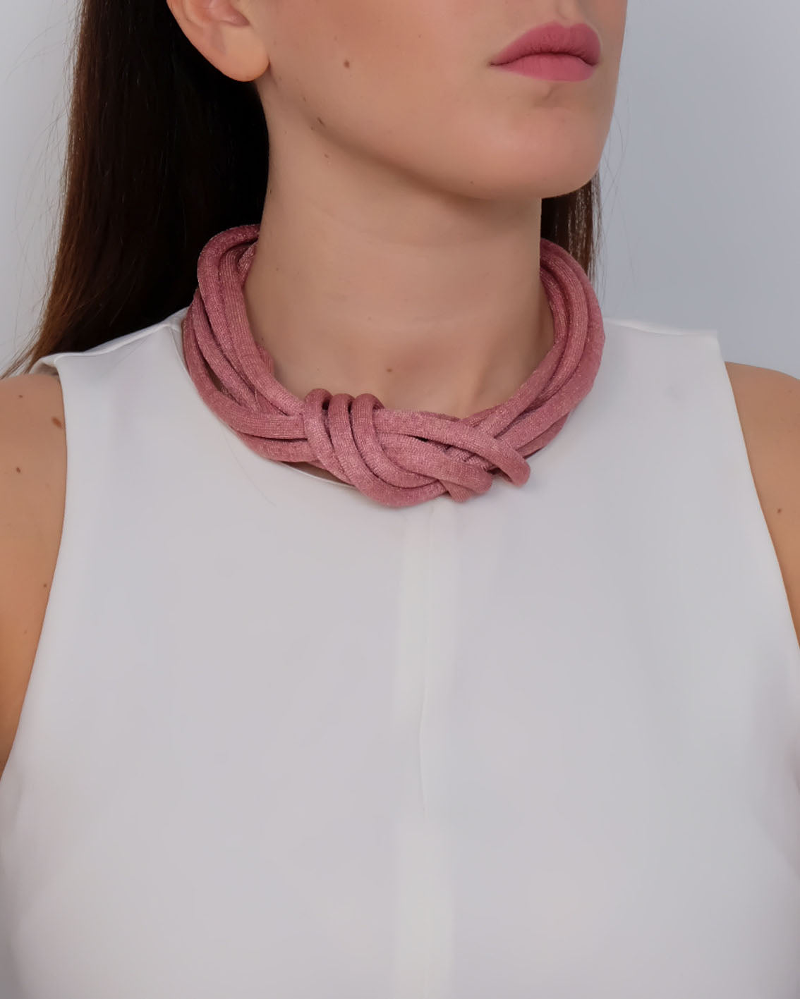 Collana nodo in cordone di tessuto rosa